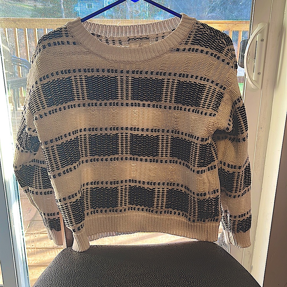 Women’s fashion knitted sweater